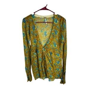 Vintage Free People Women’s Bright Floral V-neck Wool Top Size L True to size